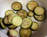 ｡ஐ秋茄子と小松菜とわかめの味噌汁｡ஐஃ作り方2写真