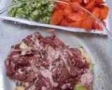 夏野菜と豚バラ炒め　チンジャオロースー風作り方1写真