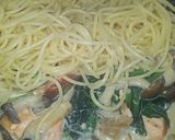 鮭とほうれん草のきのこクリームパスタ作り方18写真