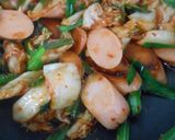 魚肉ソーセージとキムチ・ニラの炒め物作り方9写真