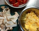 牛肉と金時草、卵、プチトマトの炒め物作り方2写真