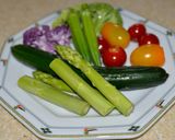 野菜たっぷりサラダ、トマトジュレとともに作り方3写真
