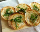 簡単おつまみ☆餃子の皮で明太ピザ作り方5写真