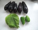 茄子とピーマンとしその葉の味噌炒め作り方1写真
