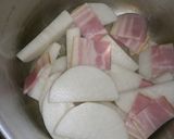 大根とベーコンの洋風煮物作り方1写真