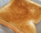 忙しい朝に！ヨーグルトonトースト☆作り方1写真