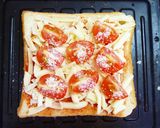 ランチに♡プチトマトWチーズピザトースト作り方2写真
