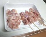 塩麹で簡単　鶏もも焼き鳥作り方3写真
