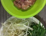 豚肉とニラもやしの醤油麹炒め♪作り方1写真