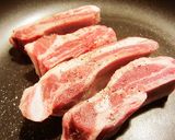 スペアリブ赤ワインソースとたっぷりポテト作り方1写真