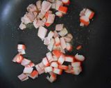 イクラとしめじの炒めご飯・バター醤油味作り方9写真