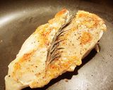 焼くだけ美白♪鶏胸肉ローズマリー焼き作り方3写真