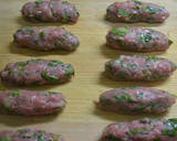 豚ひき肉とセロリの焼きソーセージ風作り方4写真