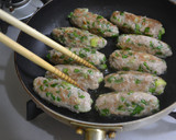豚ひき肉とセロリの焼きソーセージ風作り方6写真