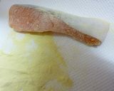 秋鮭と茸のムニエル 黒ビールソース仕立て作り方2写真