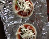 餃子皮でミニピザ❤︎作り方4写真