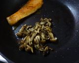 秋鮭と茸のムニエル 黒ビールソース仕立て作り方6写真