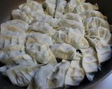 鶏ミンチ＋塩麹deエノキタケにら餃子作り方3写真
