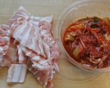 簡単でシンプル☆豚バラ♪キムチラーメン作り方1写真