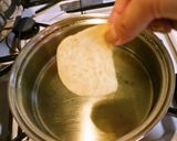インドネシアのえびせんべいを揚げるコツ！作り方2写真
