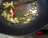 春キャベツとアンチョビの炒めうどん作り方3写真