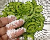 ゴーヤとズッキーニのベーコン炒め作り方1写真