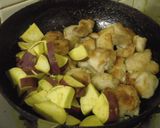 さつまいも×鶏肉のゴマ味噌作り方4写真