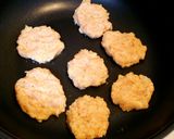 離乳食後期★手づかみ◎豆腐鶏バーグ♡作り方3写真