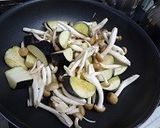 茄子とウインナーの炒め蒸し作り方2写真