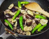 食欲全開☆なすとひき肉のピリ辛うどん作り方4写真