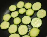 ズッキーニとウインナーのケチャップ炒め作り方1写真