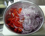 何にでも合う玉ねぎとパプリカサラダ作り方1写真