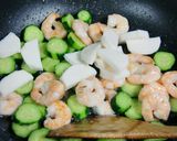海老と胡瓜の塩炒め作り方9写真