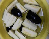豚ばら肉と秋茄子のピリ辛味噌炒め作り方2写真