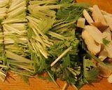 中華名菜のアレンジ、水菜入り肉団子スープ作り方2写真