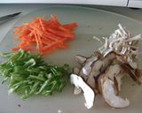 お弁当！彩り野菜と豚のピリ辛炒め♬作り方3写真