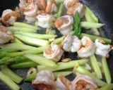 海老とアスパラのトマトクリームパスタ作り方4写真