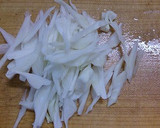 ☆キャベツの芯と揚げ玉の味噌汁☆作り方1写真