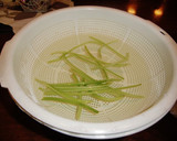 芋のつると舞茸の炒め煮作り方2写真