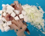 鍋にスープに！まな板でふわふわお魚団子！作り方1写真