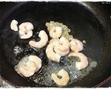 バーニャカウダソースでエビトマ炒め♡作り方1写真