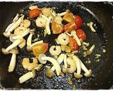 バーニャカウダソースでエビトマ炒め♡作り方3写真