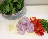 ガパオ・タイ風バジル炒めご飯作り方1写真