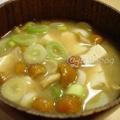おみそ汁】豆腐となめこのお味噌汁 by pastis00906