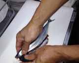初心者にもOK簡単漁師さんプロサンマ刺身作り方6写真