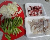 タコとイカとアスパラの焼きそば作り方1写真