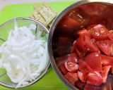 豚薄切り肉＋塩麹de玉ねぎトマトの炒め物作り方1写真
