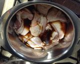 材料いれるだけ！にんにくと煮ただけの鶏作り方1写真