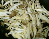 簡単！ 牛肉ほうれん草炒め きのこソース作り方4写真