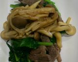 簡単！ 牛肉ほうれん草炒め きのこソース作り方5写真